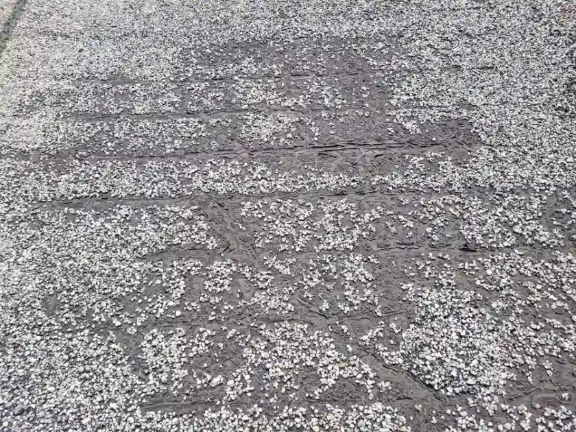 xample of roof with UV degradation